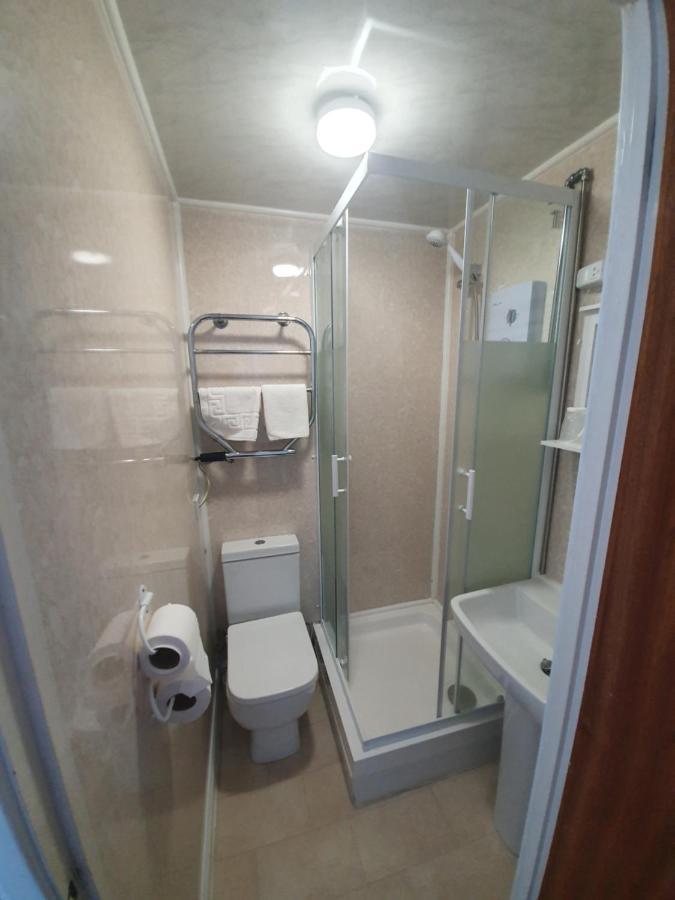Dove Court Mini Lodge Almondsbury Exteriör bild