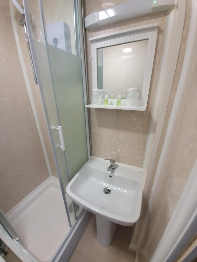 Dove Court Mini Lodge Almondsbury Exteriör bild